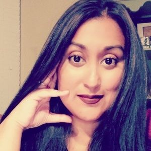 Meet your Posher, Yvette